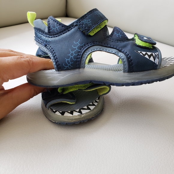 Blue Carters s8 Light Up Velcro Sandals - Picture 2 of 7